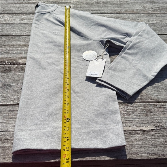 VUORI Coronado Crew men's Light Heather Grey size medium nwt - Picture 4 of 6